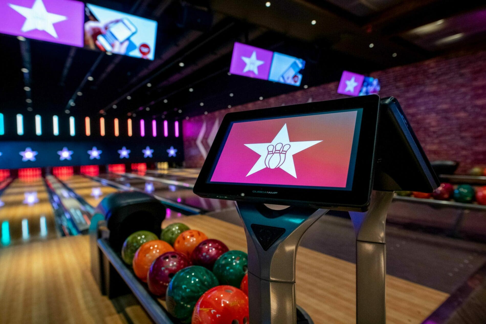 Hollywood-Bowl-lane-1-scaled